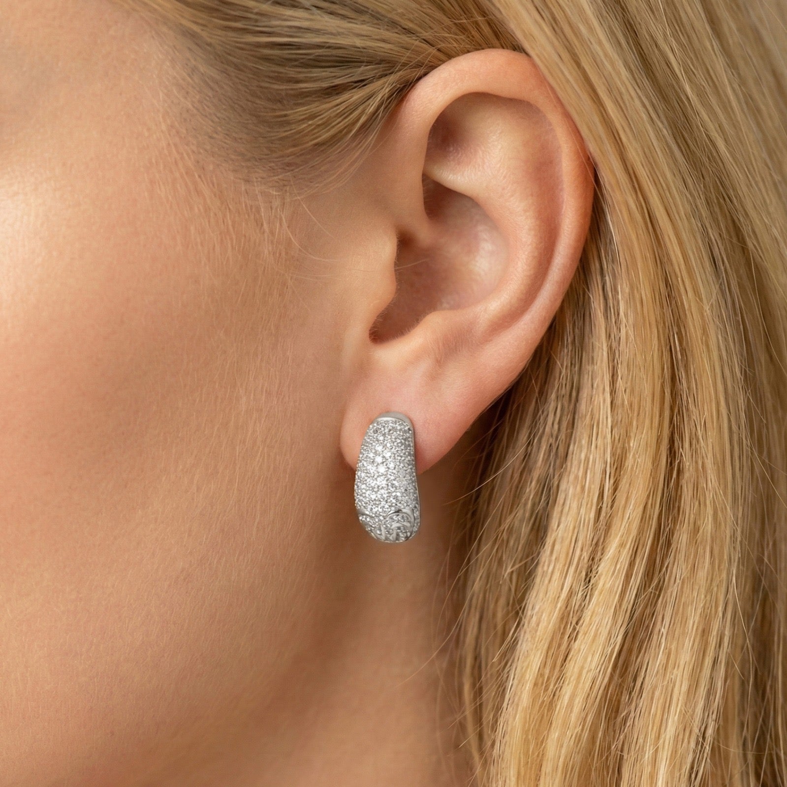 AnLu Ohrstecker Pavé mit Premium Zirkonia – 925 Silber, rhodiniert